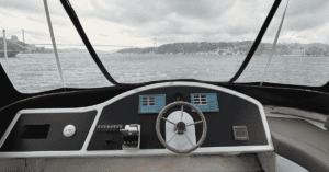 Helm and navigation console of the Azimut 55 P149 motor yacht